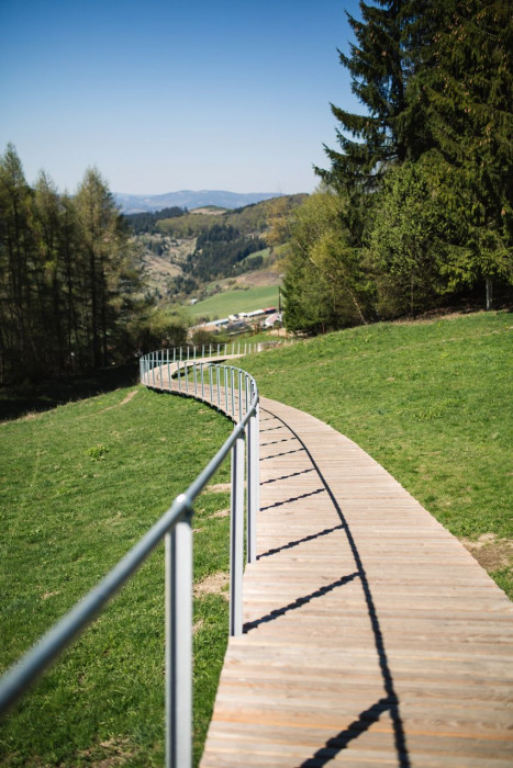 2021 architekti, LABAK, Lávka a prístrešok na Straníku – foto