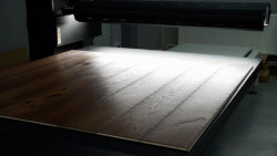 Skenování povrchu tvrzeného kamene TechniStone®, proces jehož výsledkem je hotový 3D model materiálu.