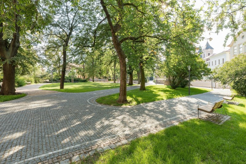 Revitalizace Vrchlického sadů v Klatovech, CHVOJKA / architekt,