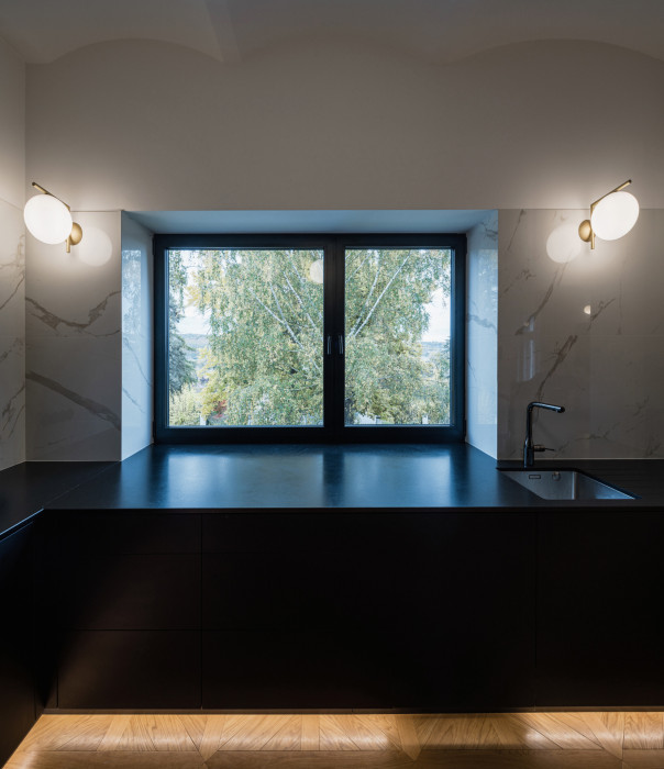 Zrekonstruovaná vila poblíž Prahy od Karnet architekti