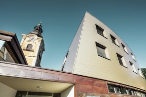 Architekti ze studia Nussmüller Architekten navrhli nové studentské koleje v rakouském Leobenu