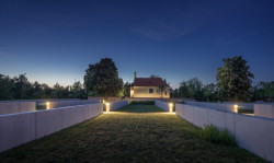 Pohled na kapli sv. Václava ze hřbitova