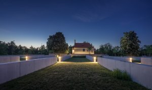 Pohled na kapli sv. Václava ze hřbitova