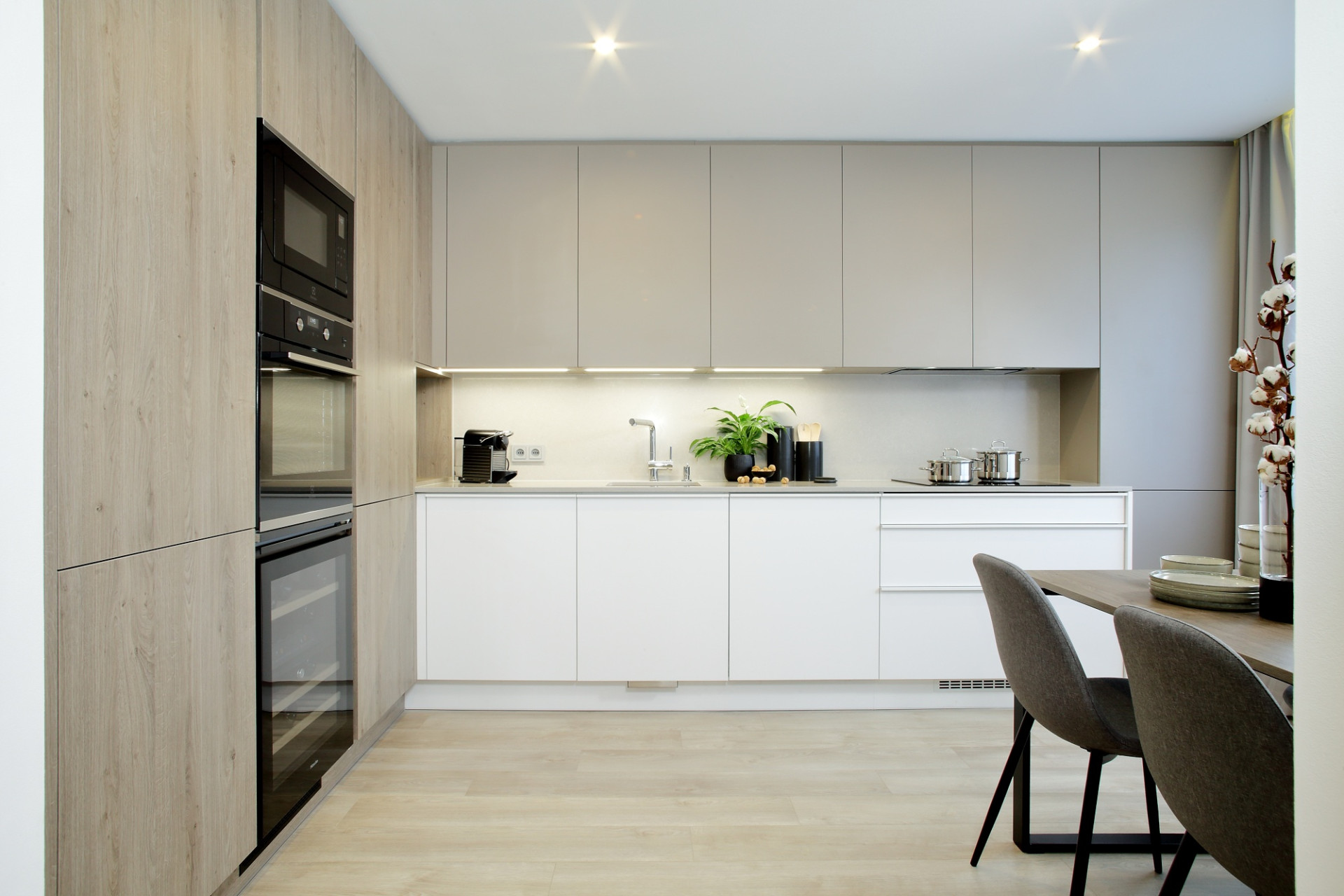 Designérka Aneta Vičánková na svých dvou pražských realizacích popisuje přístup k návrhu interiérů