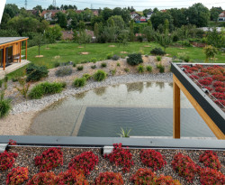 ARCHCON atelier realizoval dřevem opláštěný rodinný dům navržený podle principů feng-šuej