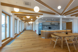 Podnikatelský inkubátor Dům na rohu ve Valašských Kloboukách od studia Jan Hanousek Architekti