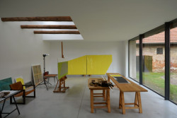 under-construction architects, Ateliér zasunutý do stodoly – foto