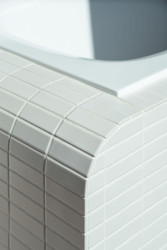 Detail obkladu v koupelně (Rodinný dům v Klokočné od ateliéru Chrama)