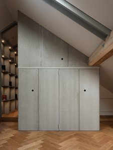 Rekonstruovalo se i podkroví, vstoupila do něj nová vestavba. (Rekonstrukce chalupy Borová Lada; Studio Plyš)
