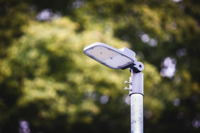 Veřejné osvětlení STREETLIGHT AREA je designová a úsporná náhrada pouličních lamp se sodíkovými výbojkami