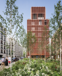 Architektonické studio JEMS Architekci realizovalo v areálu Varšavských pivovarů bytový dům, který nabízí byty od garsoniér až po dvoupatrové penthousy