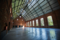 Huť Marie, Architektura s.r.o.: Hlavní hala je po konverzi víceúčelovým sálem