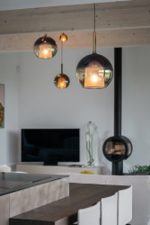 Rodinná firma VESPER HOMES realizovala  rodinný dům u Liberce, který se halí do modřínového dřeva.