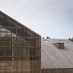 Rozšíření mezinárodní školy Ikast-Brande na komunitní a sportovní centrum od C.F. Møller Architects