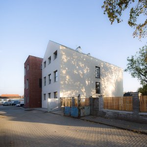 Architekt Ondřej Tuček, Přístavba a rekonstrukce obecní školy Hovorčovice – foto