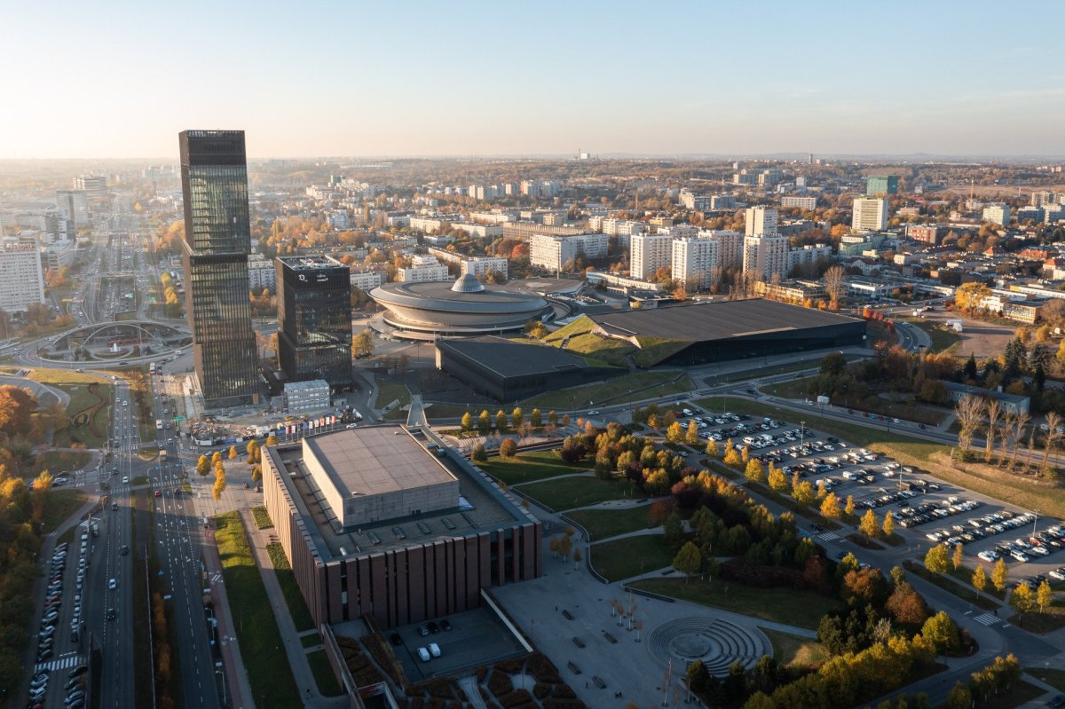 Kulturní zóny Katovic má novou dominantu. Studio Medusa group realizovali mrakodrap a kancelářský komplex .KTW