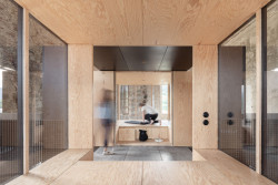 Nejsou však vytápěné – spacáky a karimatky proto s sebou.