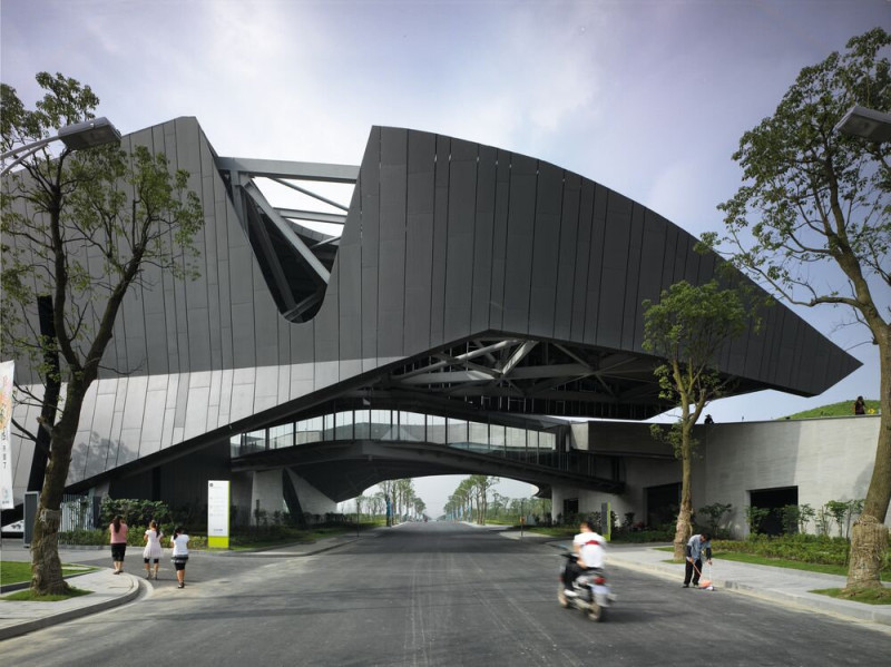 Giant Interactive Group Corporate Headquarters v Šanghaji. Fasáda z vláknocementových desek  Swisspearl 