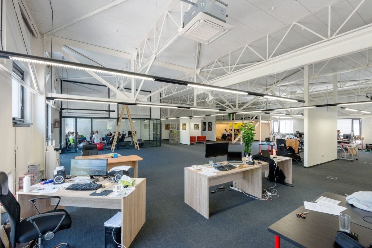 Compass Architekti, Administratívno skladový areál Sliačska – foto