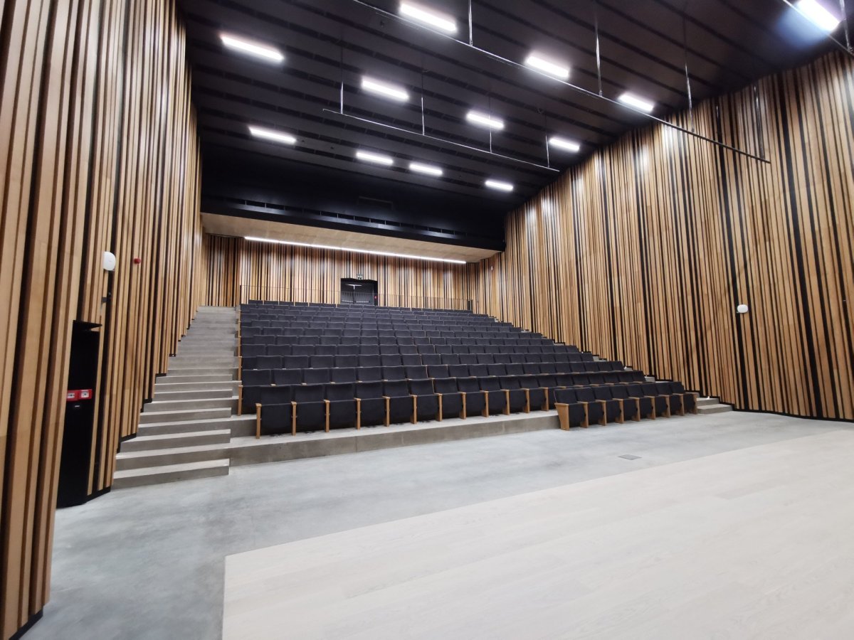 City Campus Ostrava, Klastr umění, KANIA a.s.: Interiér hudebního sálu