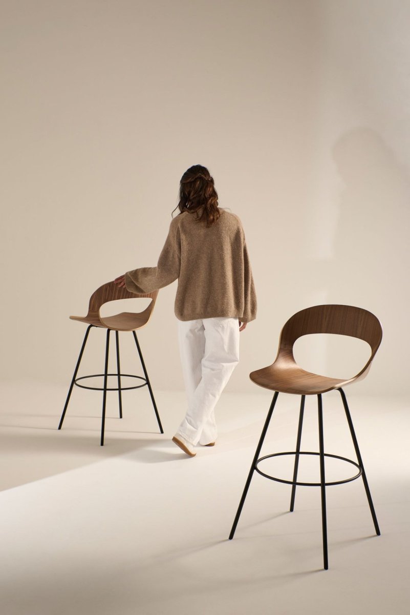 Čistý elegantní design barové židle Lotus od LD Seating.