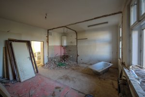 Rekonstrukce bytu v Praze-Nuslích, studio Collarch: Fotografie z průběhu rekonstrukce