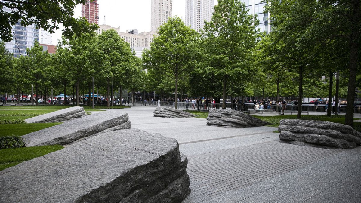 Součástí Národního památníku 11. září je i tzv. The Memorial Glade věnovaná všem těm, kteří si z útoků odnesli vážné zdravotní komplikace. Foto: Jin S. Lee