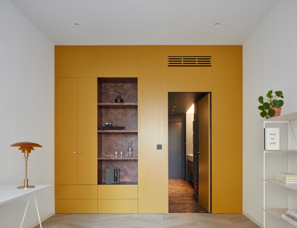 Rekonstrukce bytu na Starém Městě pražském od ateliéru Lenka Míková architekti