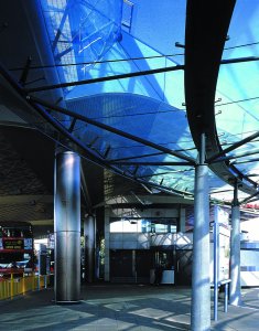 Autobusové nádraží v Londýně Canada Water Bus Station, Eva Jiricna Architects Limited, 1998.