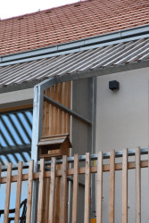 Komunitní dům pro seniory v Holasovicích, City Upgrade: Balkon nebo zahrádku a také velká okna má každý seniorský byt, těch je v domě 14