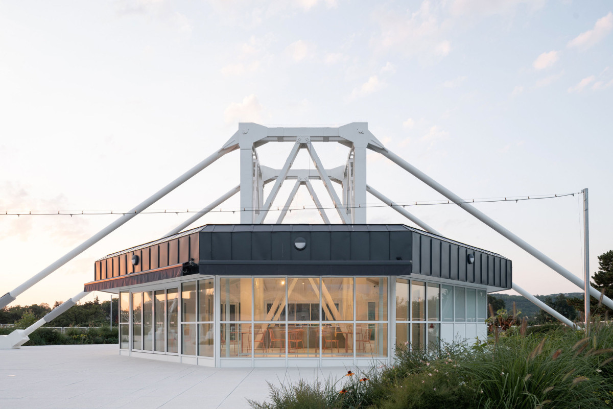 Terasy Křižíkových pavilonů (Rekonstrukce teras Křižíkových pavilonů; SOA architekti)