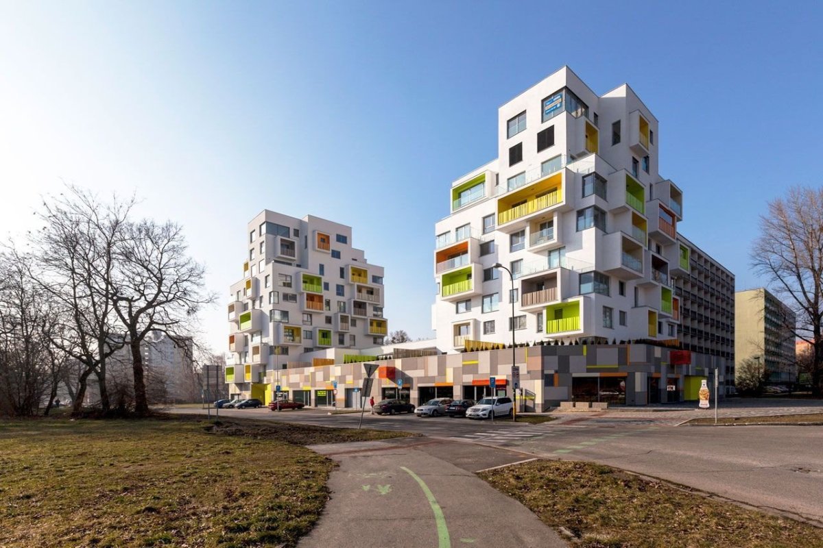Architekti Šebo Lichý & Drahan Petrovič, Polyfunkčný objekt Nový Háj - foto