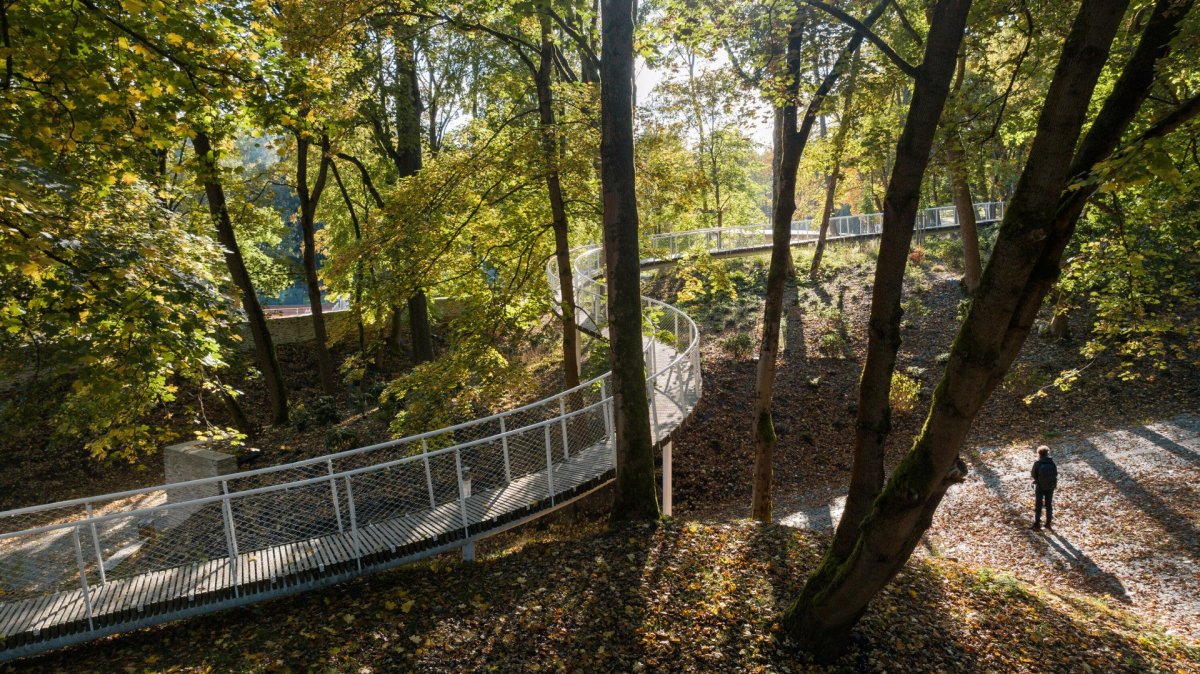 Park v Aši na místě zničeného hřbitova