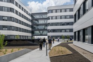 Mladoboleslavská Škoda Auto má nový administrativní objekt. Navrhli ho architekti ze studia ATP ARCHITEKTEN INGENIEURE.