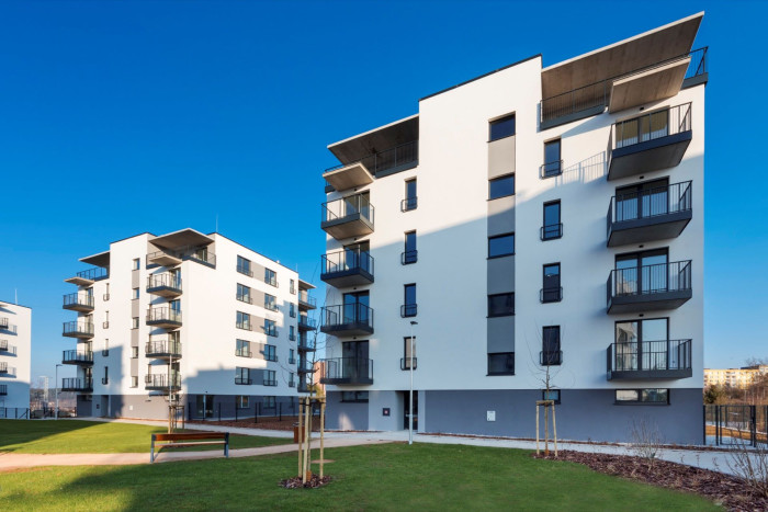 Obvodové a mezibytové nosné stěny a příčky všech bytových domů jsou z vápenopískových tvárnic Silka a velkoformátových prvků Silka Tempo (Bytový projekt Chytré bydlení v Plzni – Skvrňanech)
