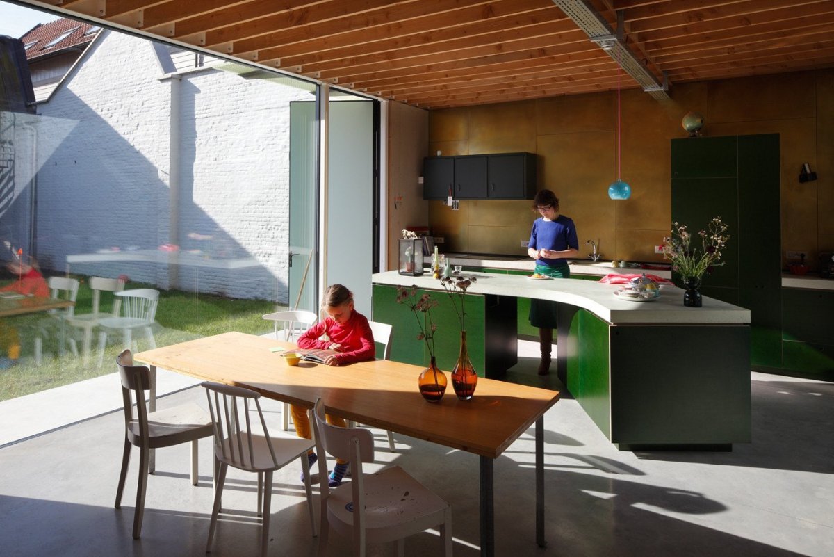 Přestavba industriální budovy na rodinný dům v Gentu, NU architectuuratelier