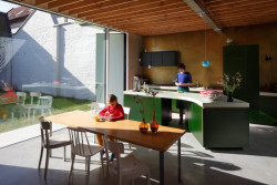 Přestavba industriální budovy na rodinný dům v Gentu, NU architectuuratelier