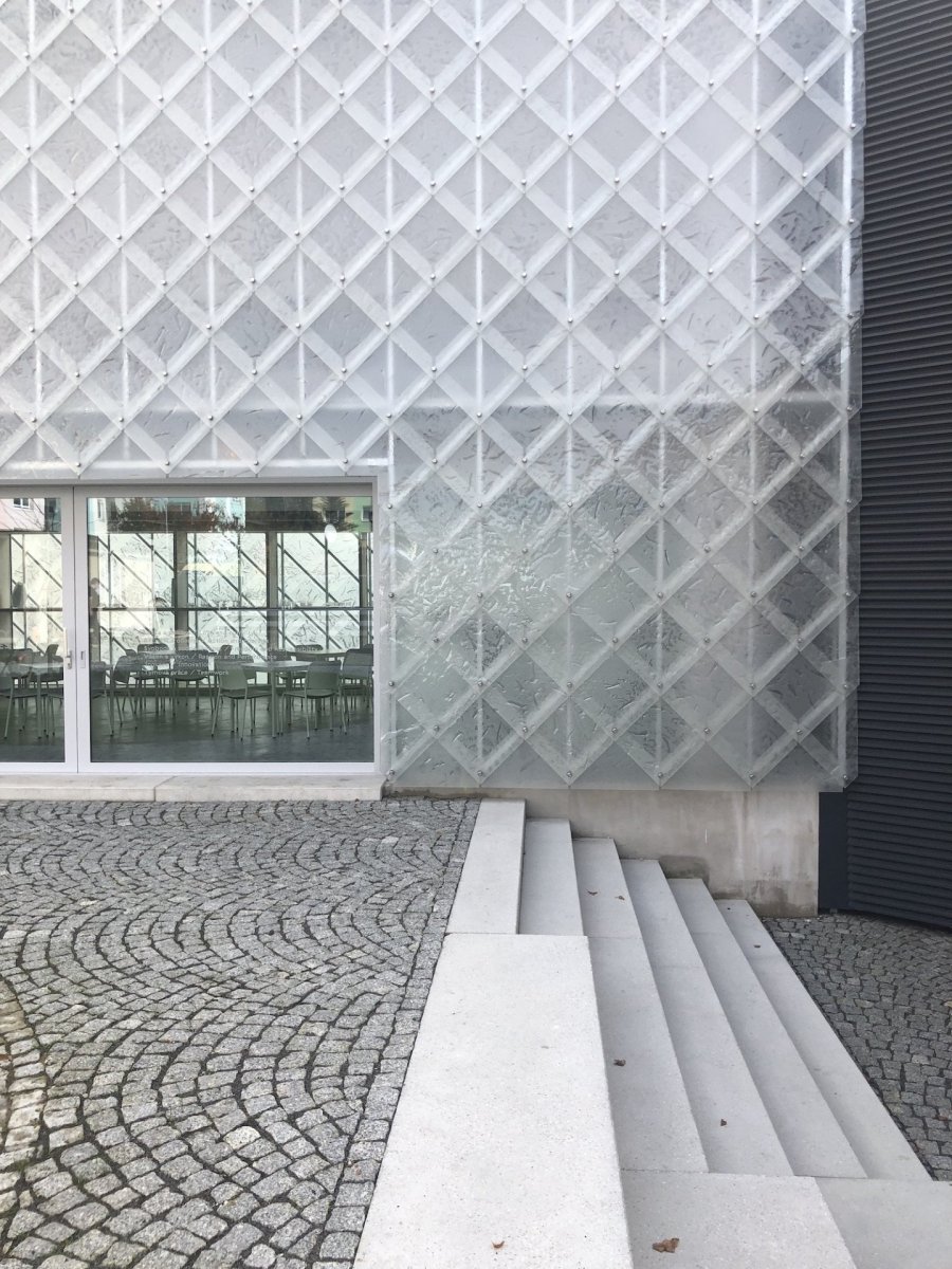 Sídlo firmy Lasvit v Novém Boru od architektonické kanceláře ov-a