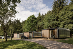 Společnost KOMA Modular představuje elegantní modul Fashion Line Relax, který je budoucností rekreačního bydlení