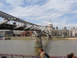 Millenium Bridge - foto