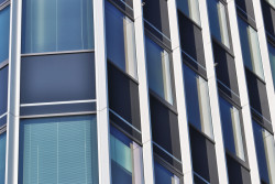 Cílem rekonstrukce bylo zachovat charakteristickou skleněnou fasádu a zajistit její dlouhodobou funkčnost a energetickou efektivitu. 