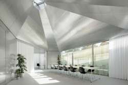 Centrum modulární architektury od ateliéru Chybík+Krištof Architects & Urban Designers