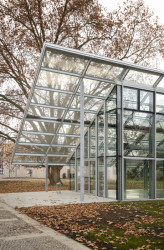 Architekti ze studia Chybík + Krištof obnovili slavný Mendelův skleník v Brně