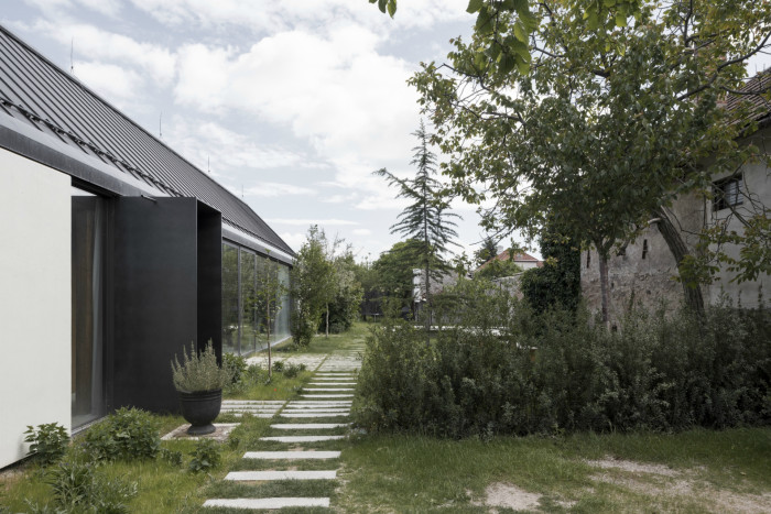 Dom V, Martin Skoček