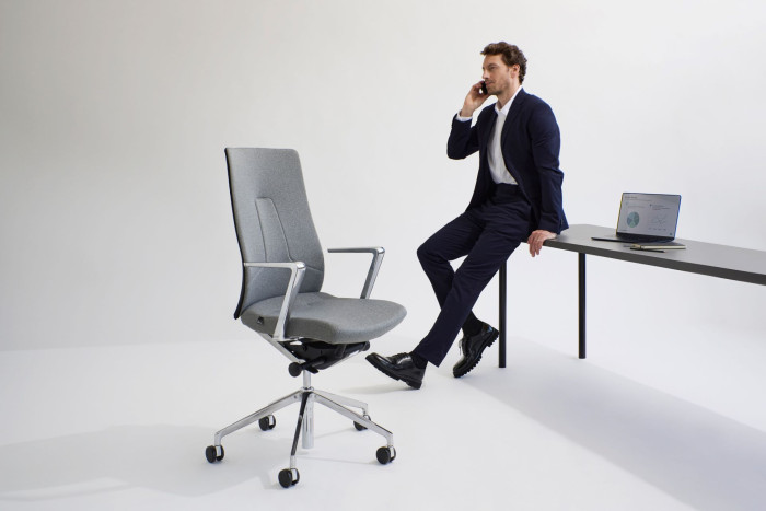 Židle FollowMe je technologicky nejkomplikovanější židle, kterou LD Seating kdy vyvíjeli.