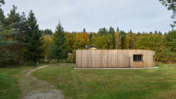 Sociální bydlení Sananim v Heřmani od architekta Jakuba Našince