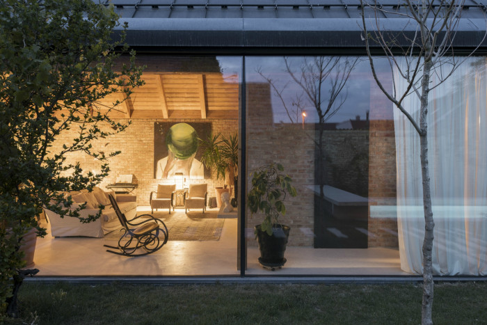 Dom V, Martin Skoček