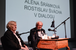 Alena Šrámková a Rostislav Švácha při přednášce Kruhu.