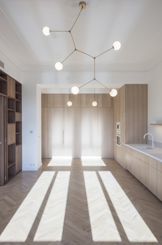 DEVOTO realizovalo interiérové vybavení rekonstrukce secesního bytu na Masarykově nábřeží (martin cenek architecture)