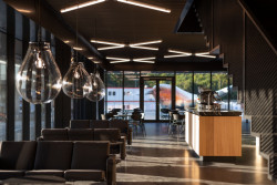 Nové sídlo KOMA MODULAR v pavilonu z EXPO 2015 získalo cenu Nejatraktivnější pracovní prostředí v soutěži Zasedačka roku.